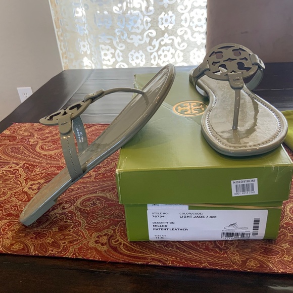 TORY BURCH PATENT LEATHER MILLER SANDALS in  LIGHT JADE,SZ 11.5BNIB, MSRP$200 - Picture 2 of 5